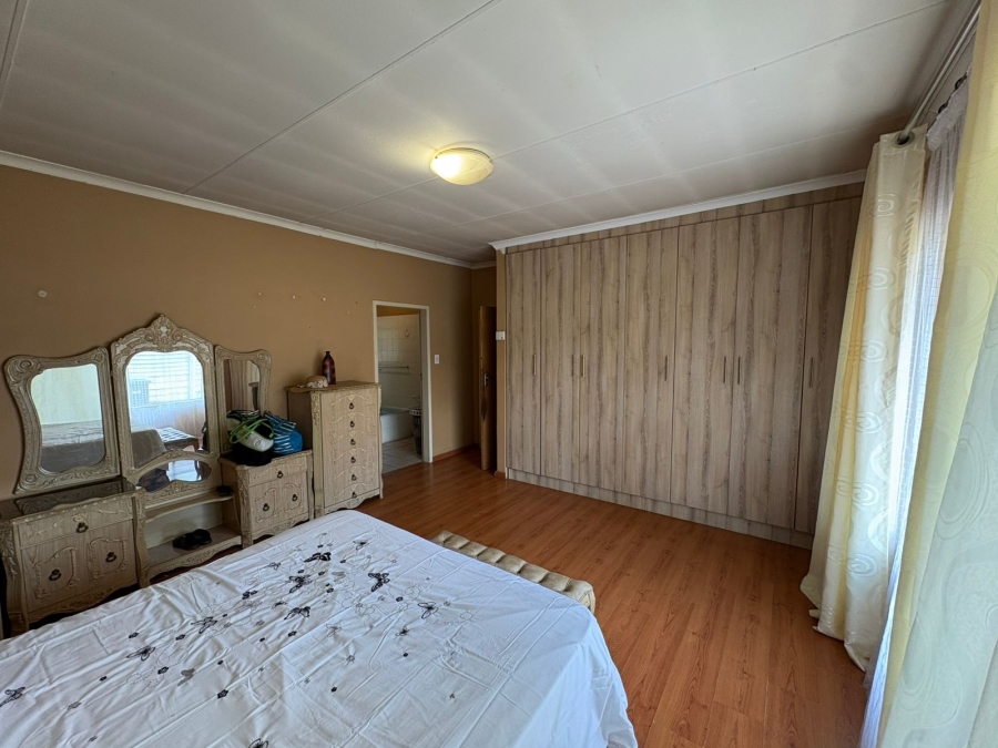 3 Bedroom Property for Sale in Lower Bo-dorp North West
